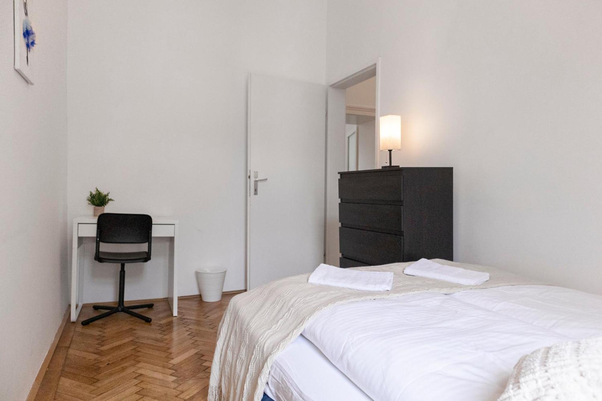 Prime Location & Peaceful Shared 2 Bedroom Apt With Backyard Vienna Exterior photo